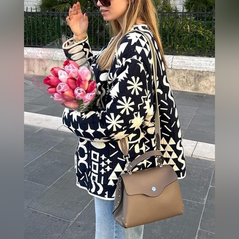 Chic New Navy And White Patterned Lightweight Button Down Jacket